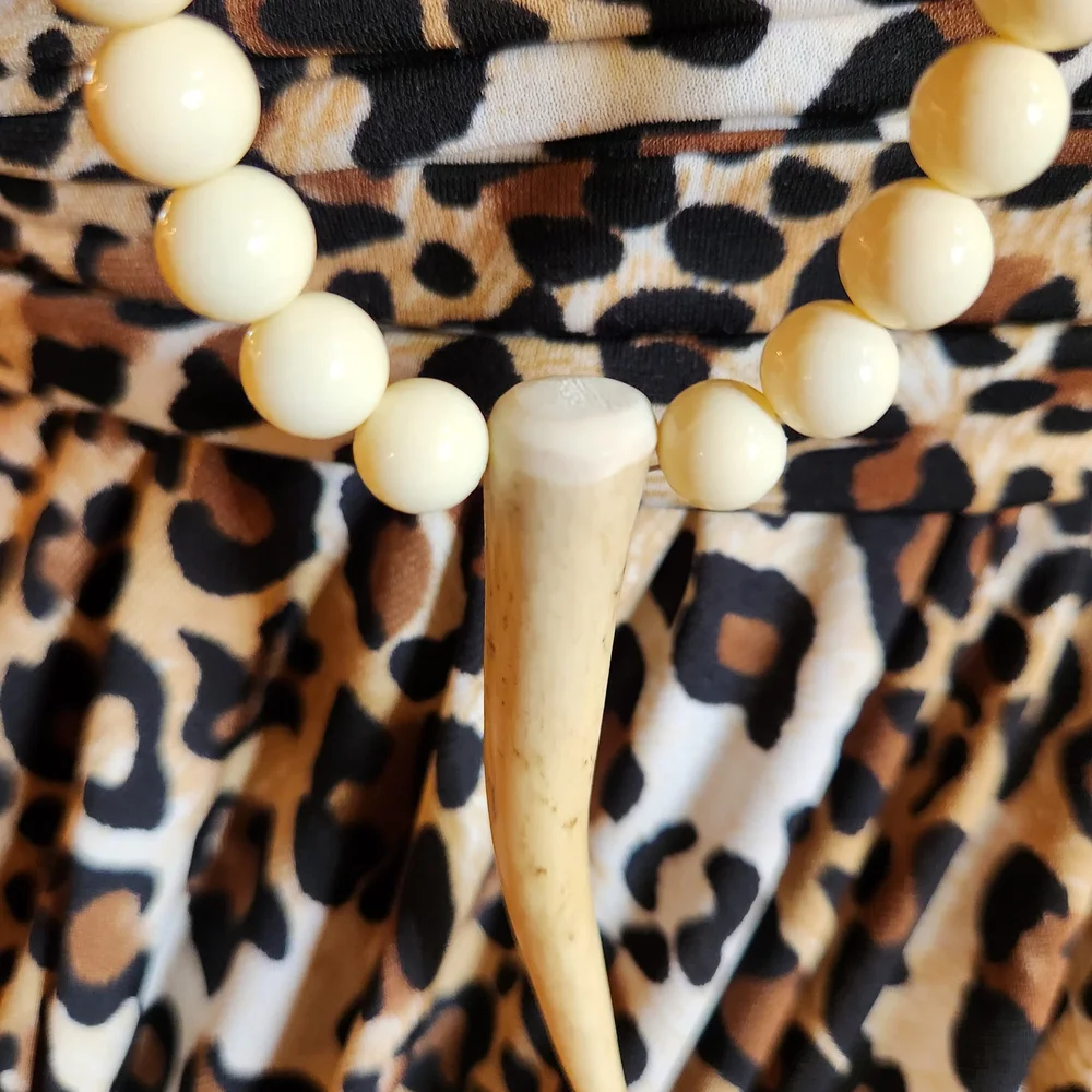 Beige & Black Beaded Necklace - Picture 5 of 15